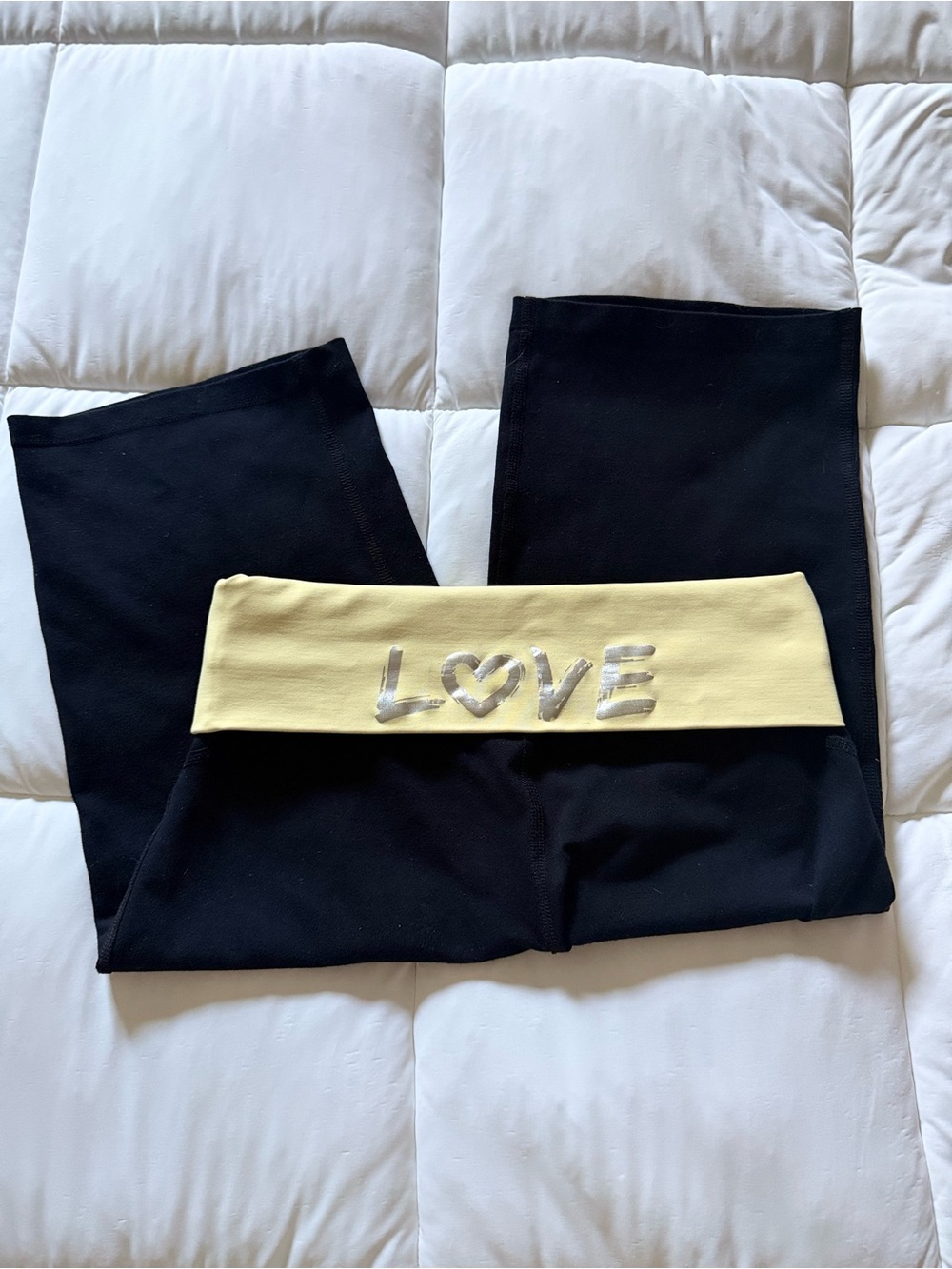 True Y2K Bebe 2000’s Butter Yellow Black Fold Over Capri XS Love Silver Sport